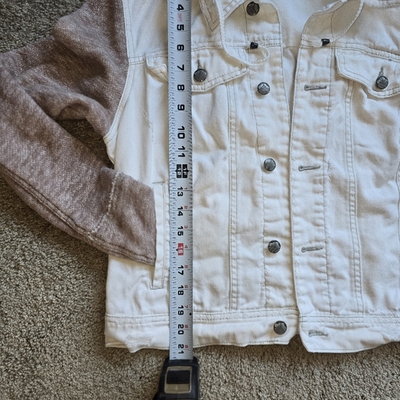 White and Gray Two-Tone Jean Jacket - Picture 3 of 6